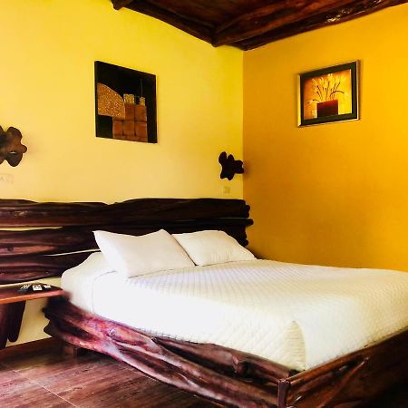 Hosteria Tierra Dorada Yantzaza Dış mekan fotoğraf