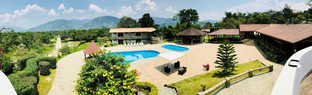 Hosteria Tierra Dorada Yantzaza Dış mekan fotoğraf
