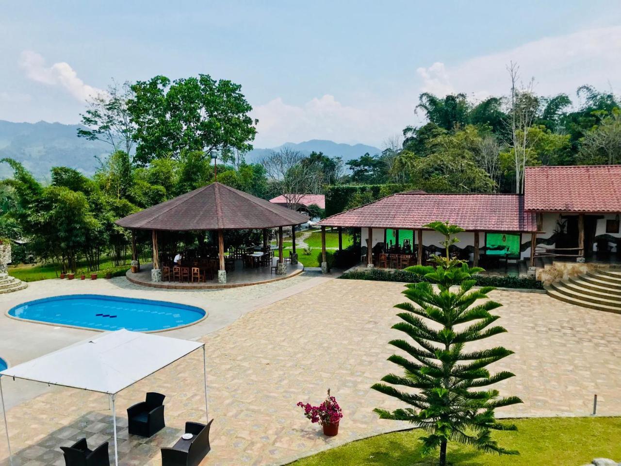 Hosteria Tierra Dorada Yantzaza Dış mekan fotoğraf