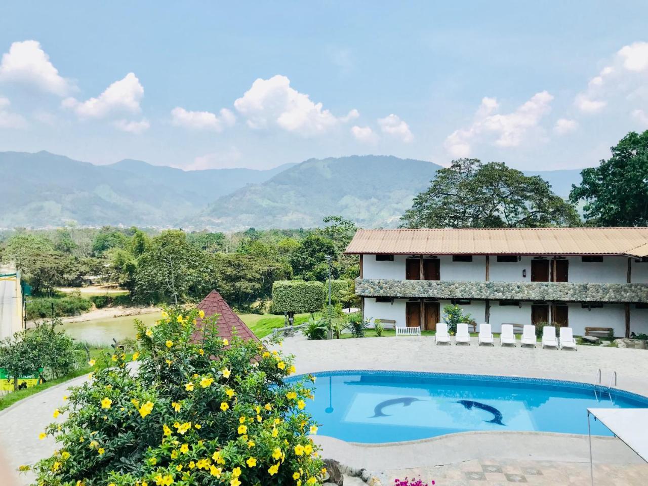 Hosteria Tierra Dorada Yantzaza Dış mekan fotoğraf