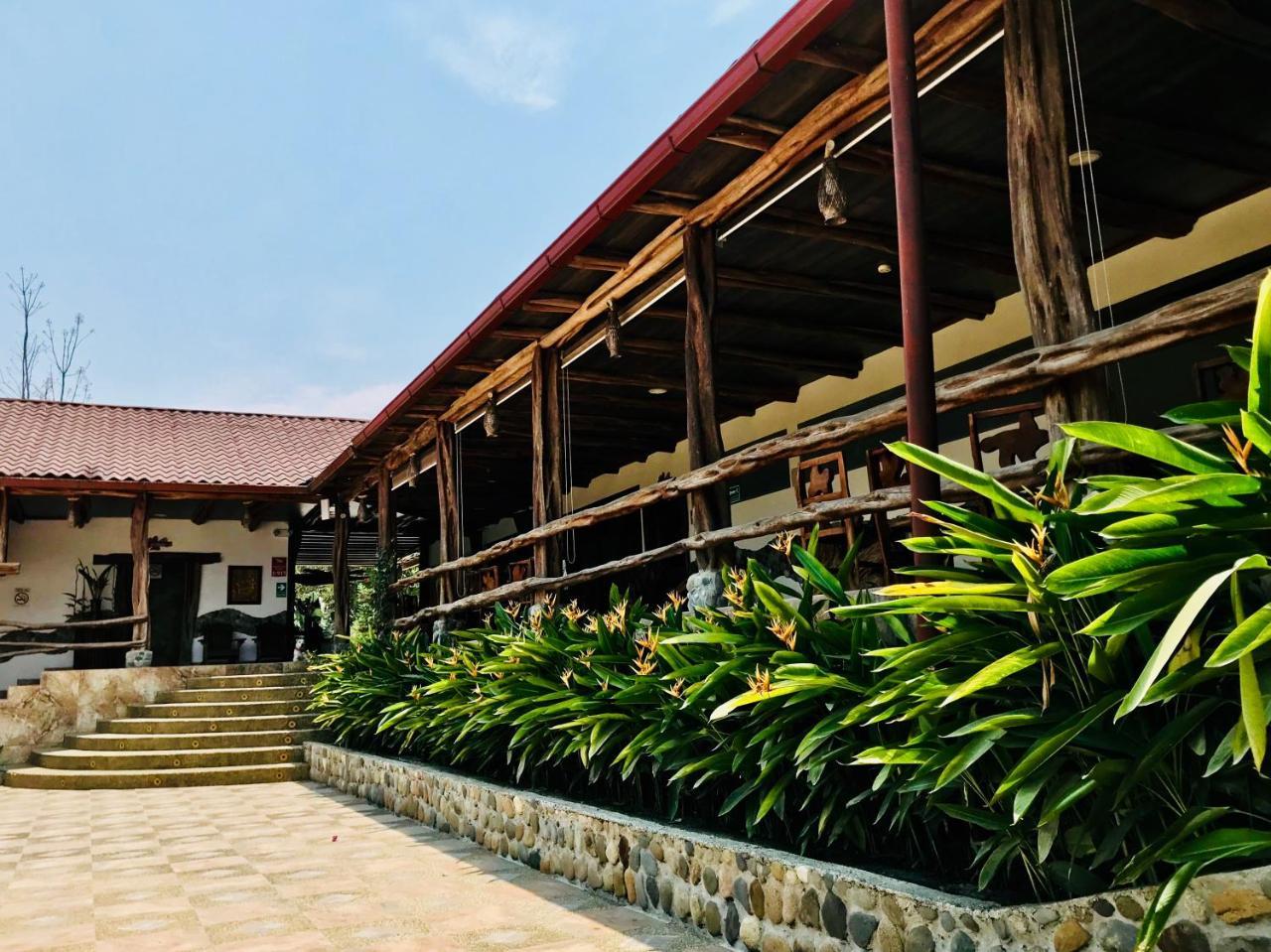 Hosteria Tierra Dorada Yantzaza Dış mekan fotoğraf