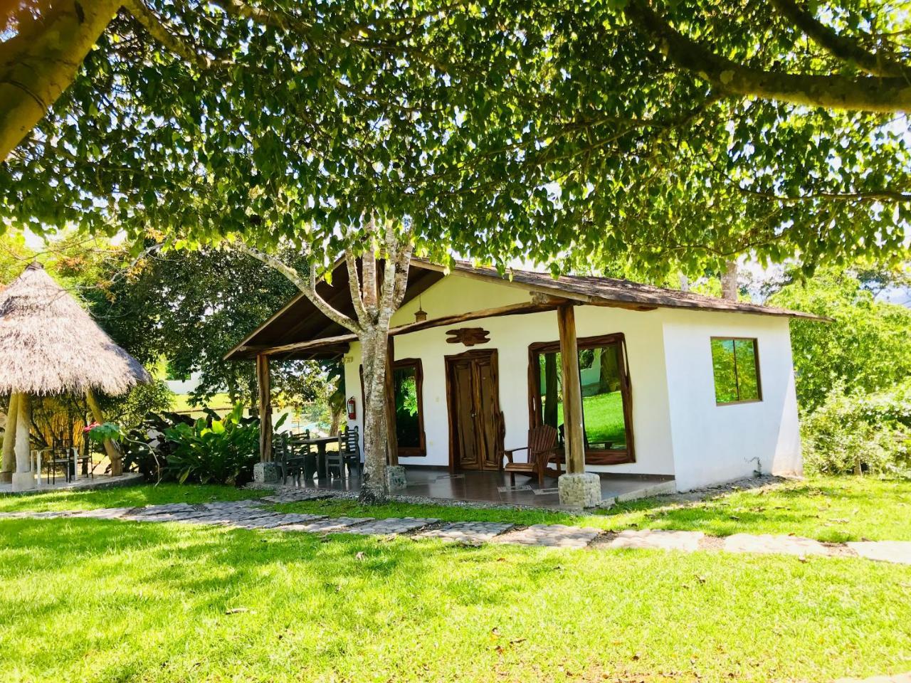 Hosteria Tierra Dorada Yantzaza Dış mekan fotoğraf