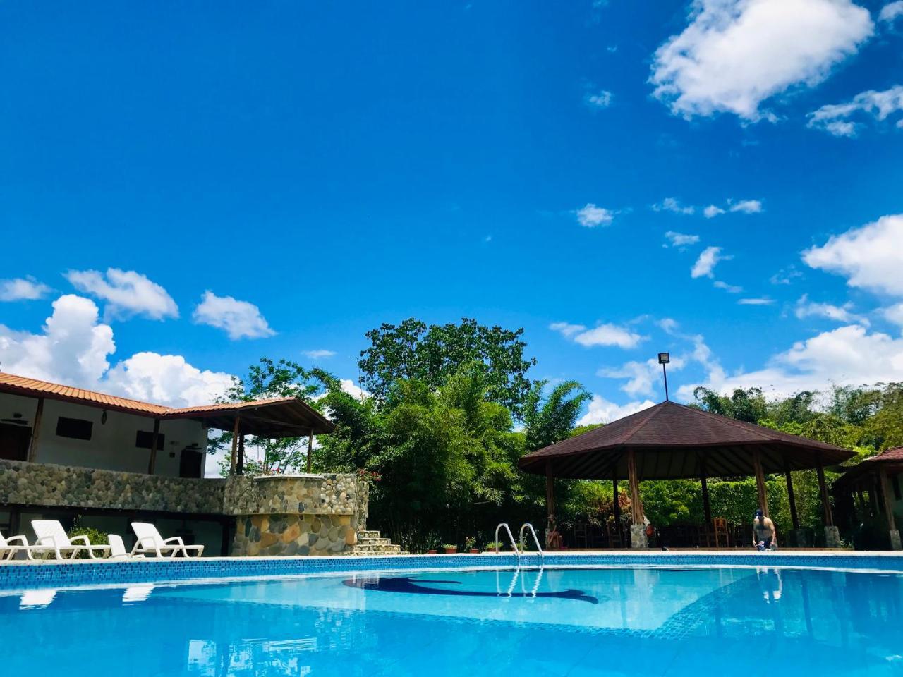 Hosteria Tierra Dorada Yantzaza Dış mekan fotoğraf