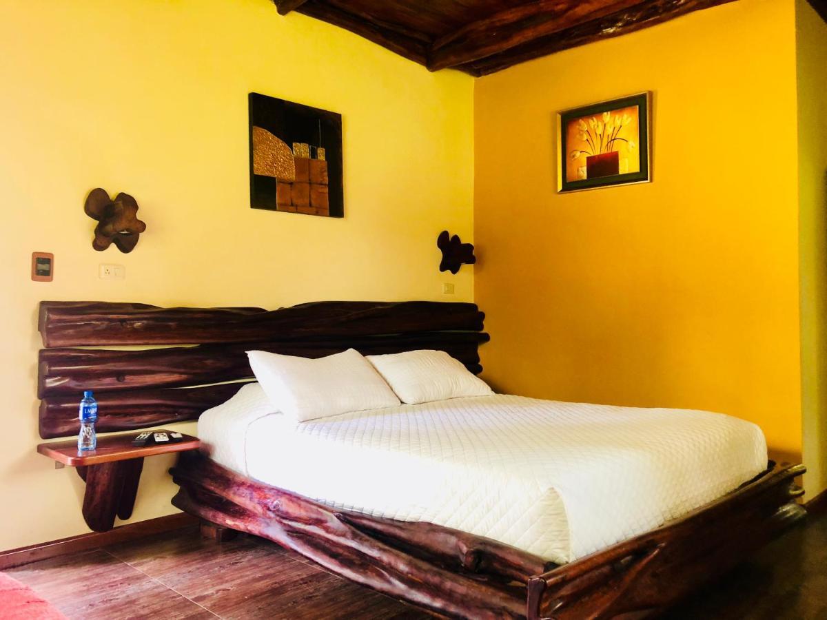 Hosteria Tierra Dorada Yantzaza Dış mekan fotoğraf
