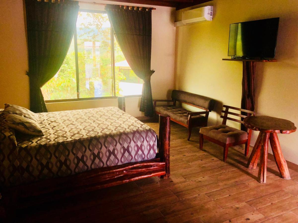 Hosteria Tierra Dorada Yantzaza Dış mekan fotoğraf